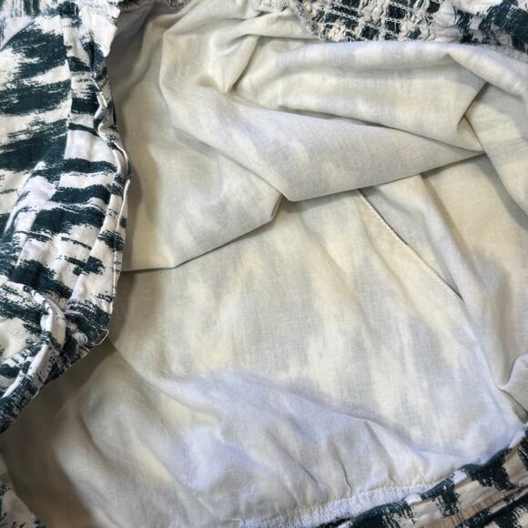 Evereve Shirred Waist w/Tie Wrap Top in the Carson Style Size XL - Picture 9 of 12